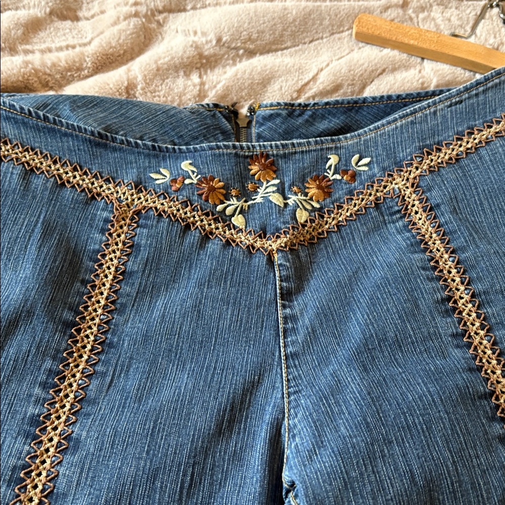 #51 Very Cool Vintage Embroidered Jeans - Picture 5 of 7